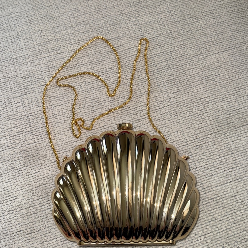 Gold Clamshell Crossbody Shell Clutch with Chain